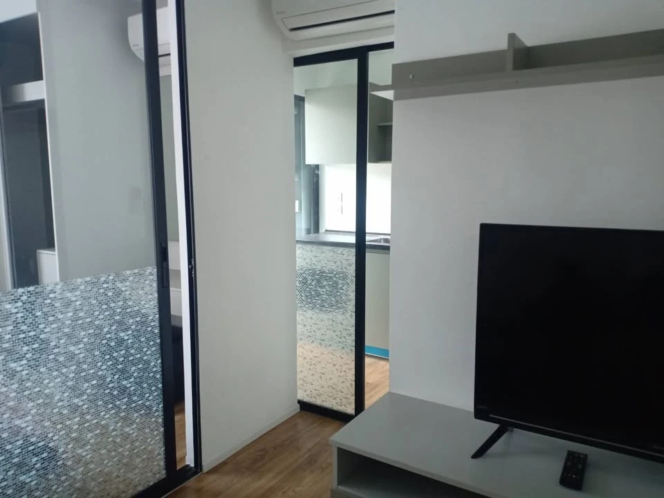 For sale: Kensington Laem Chabang - Sriracha, Building D, 6th floor, swimming pool view, free furniture and appliances. You will regret it if you miss