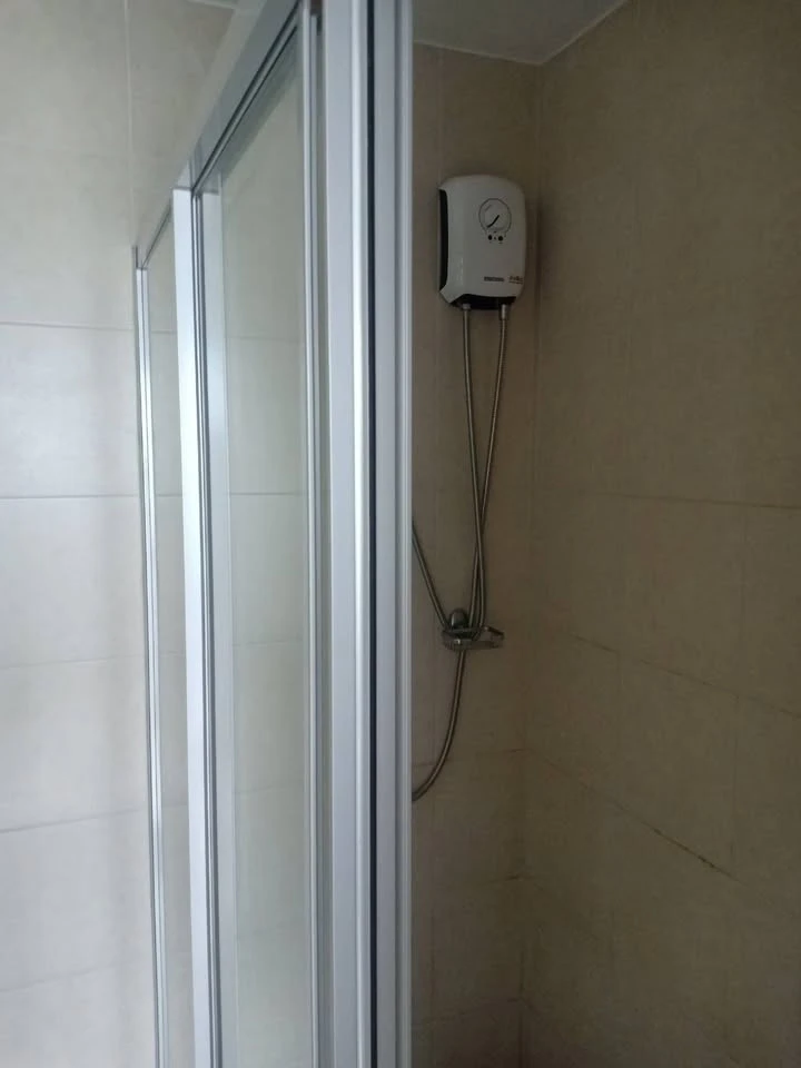 For sale: Kensington Laem Chabang - Sriracha, Building D, 6th floor, swimming pool view, free furniture and appliances. You will regret it if you miss