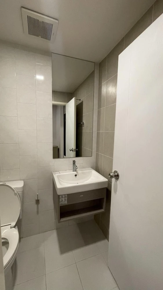 For sale: Cave Town Space, 5th floor, glass-partitioned room, simple decoration, fully furnished, don't miss out.