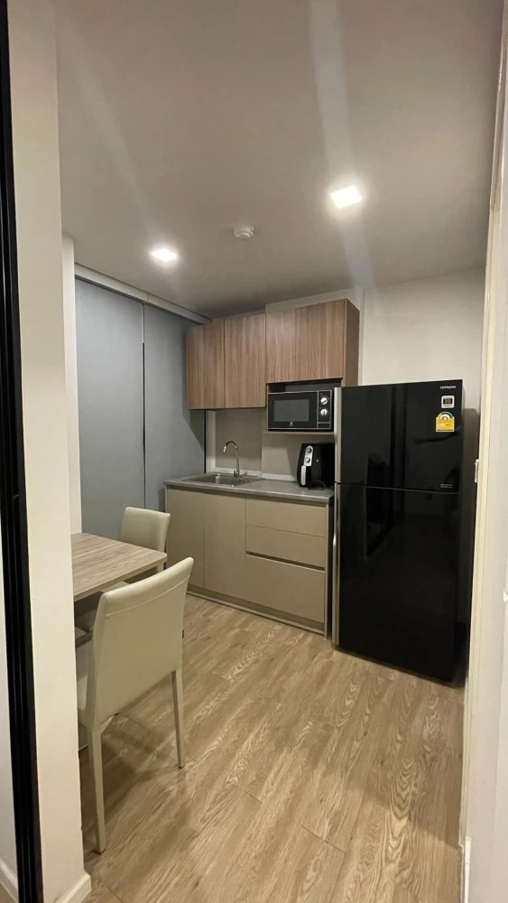 For sale: Cave Town Space, 5th floor, glass-partitioned room, simple decoration, fully furnished, don't miss out.