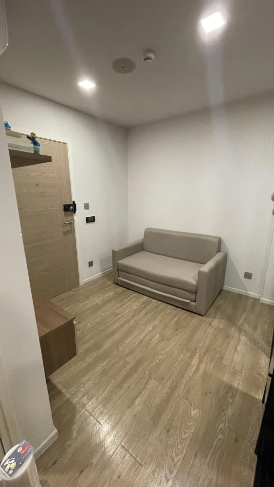For sale: Cave Town Space, 5th floor, glass-partitioned room, simple decoration, fully furnished, don't miss out.
