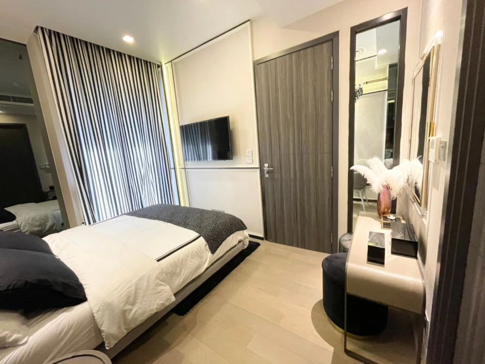 For sale or rent: Ashton Asoke, beautifully decorated room, fully built-in, 17th floor, high view, convenient, complete in one place. Reserve now, don