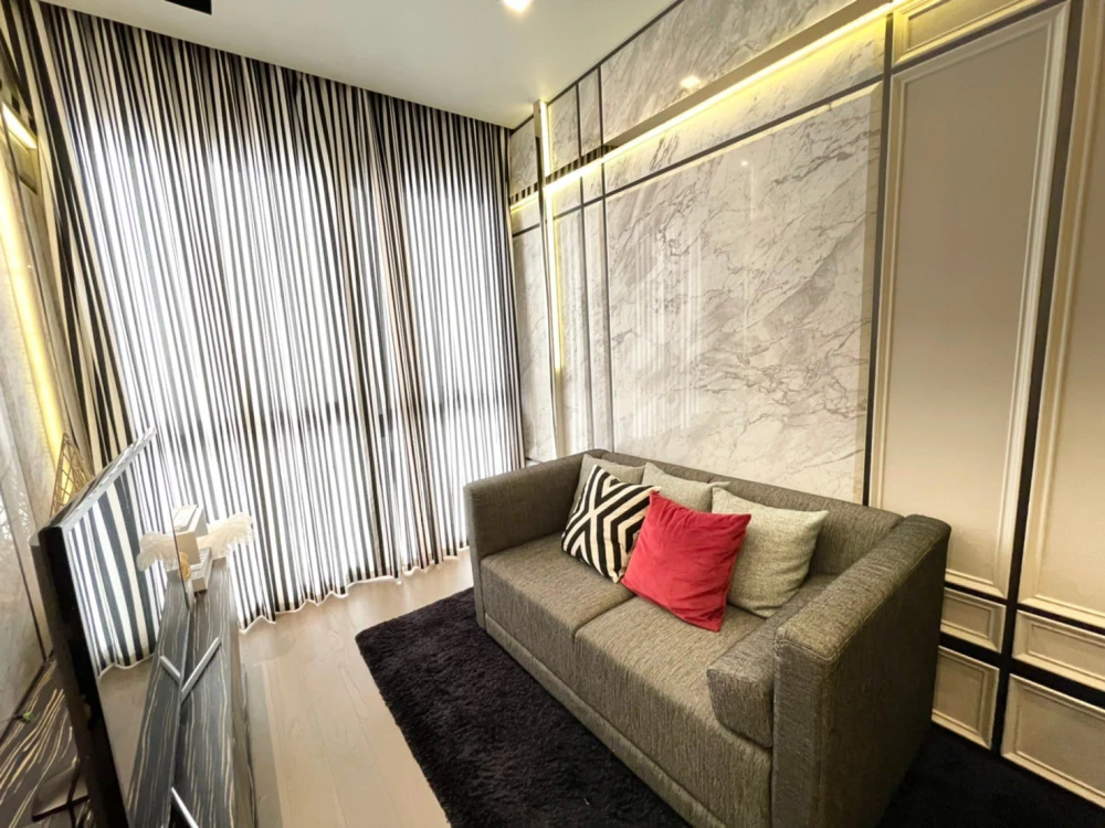 For sale or rent: Ashton Asoke, beautifully decorated room, fully built-in, 17th floor, high view, convenient, complete in one place. Reserve now, don