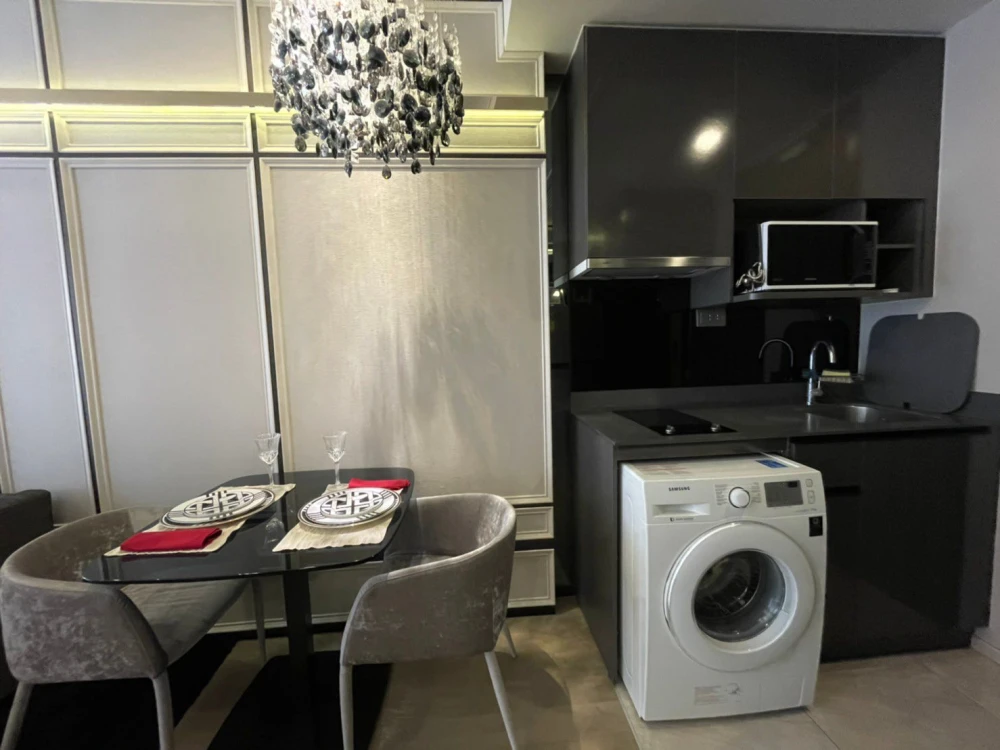 For sale or rent: Ashton Asoke, beautifully decorated room, fully built-in, 17th floor, high view, convenient, complete in one place. Reserve now, don