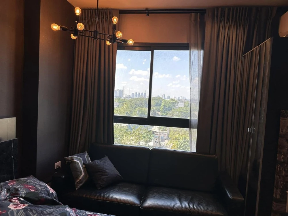For sale, for rent, Ideo new rama 9, beautifully decorated room, 6th floor, full view of the pool, come and own this place today.