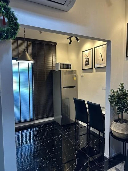 For sale, for rent, Ideo new rama 9, beautifully decorated room, 6th floor, full view of the pool, come and own this place today.