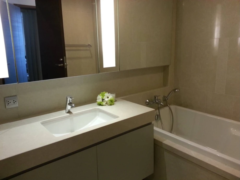 For sale or rent: Quattro by Sansiri, 2 bedrooms, 2 bathrooms, spacious living space, convenient and complete in one place. You'll regret it if you mi