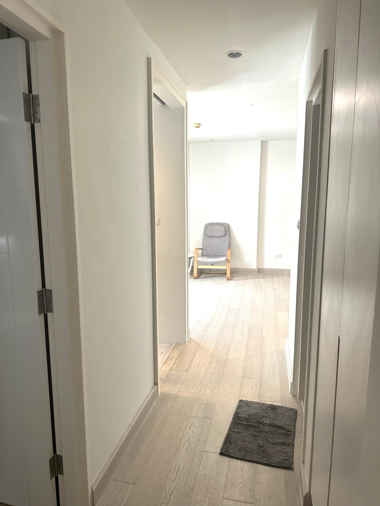 For sale, for rent: The Bangkok Sathorn-Taksin 2 bedrooms, 2 bathrooms, 1st floor, view of the back of the building, see white walls, pleasing to the