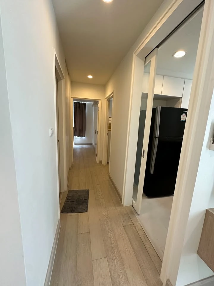 For sale, for rent: The Bangkok Sathorn-Taksin 2 bedrooms, 2 bathrooms, 1st floor, view of the back of the building, see white walls, pleasing to the