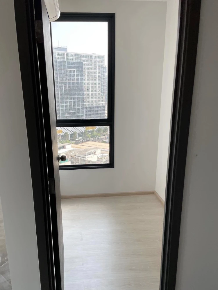 For sale or rent: Elio Del Nest condo, high floor corner unit, private, spacious and airy, beautiful city view with no obstructions. Fully furnished.