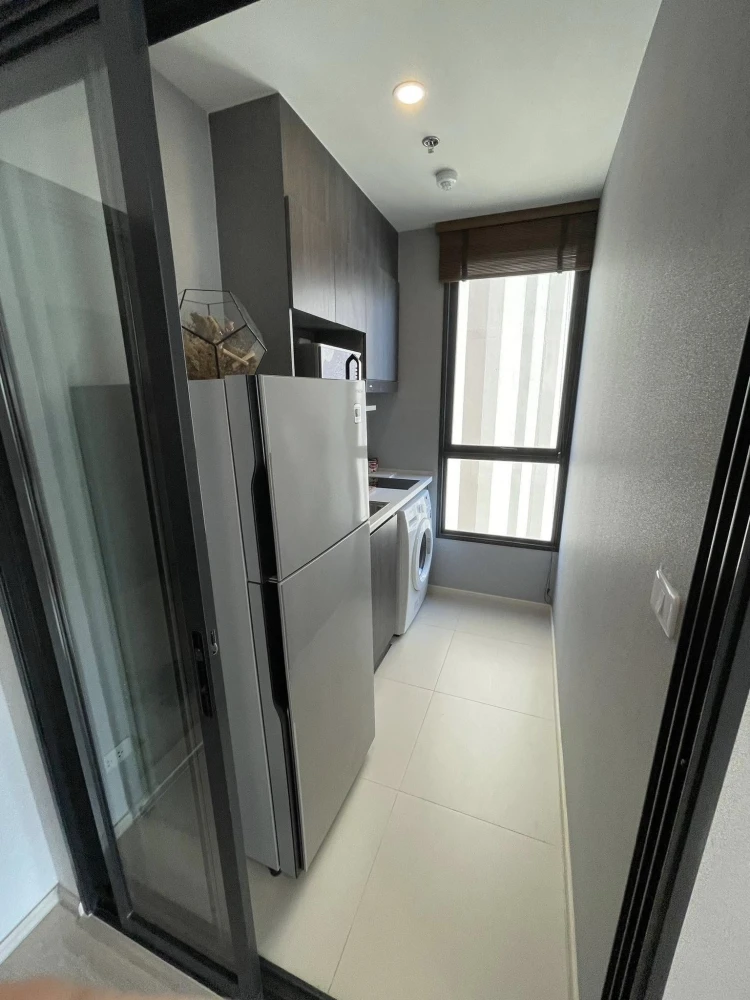 For sale or rent: Elio Del Nest condo, high floor corner unit, private, spacious and airy, beautiful city view with no obstructions. Fully furnished.