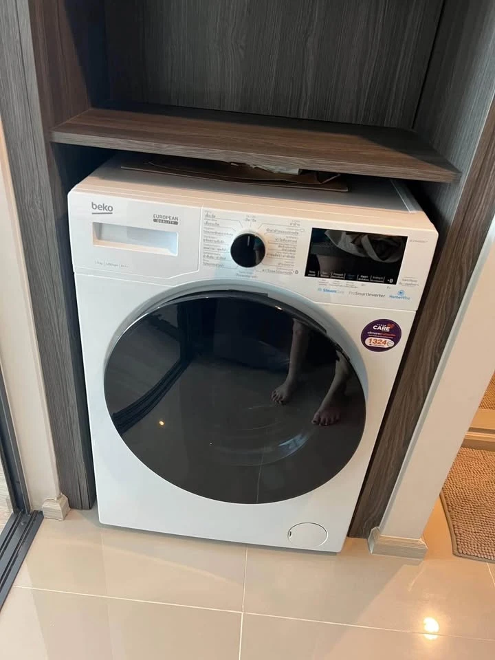 For sale, for rent, Ideo Ratchada Sutthisan condo, nice room, good size, high floor, great view, at a great price, hurry and book now.