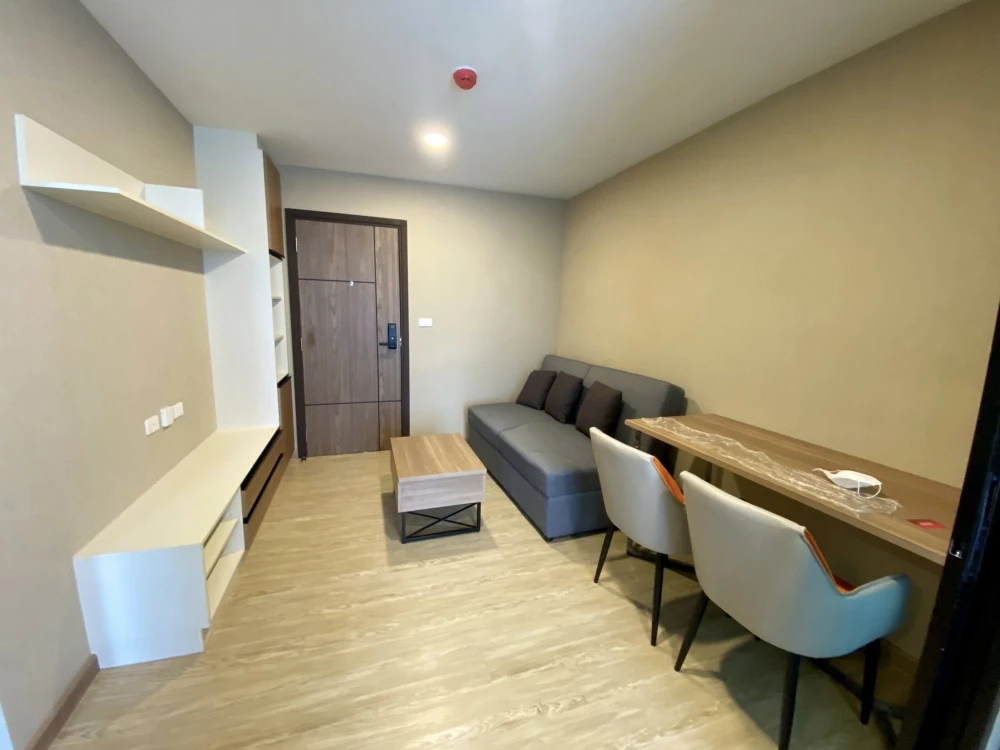 For sale or rent: Condo at THE CUBE SOUTH Chaengwattana 15/1. Nice unit, fully furnished with appliances. Just bring your suitcase and move in!