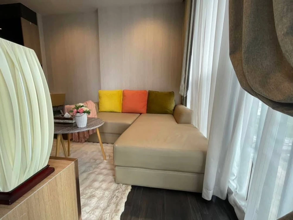 For sale, for rent, condo The Line Asoke Ratchada, high floor, spacious room, partitioned, with furniture + electrical appliances, hurry and book now.