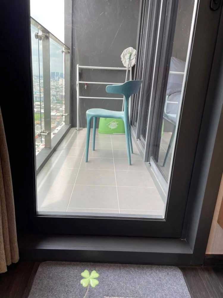 For sale, for rent, condo The Line Asoke Ratchada, high floor, spacious room, partitioned, with furniture + electrical appliances, hurry and book now.