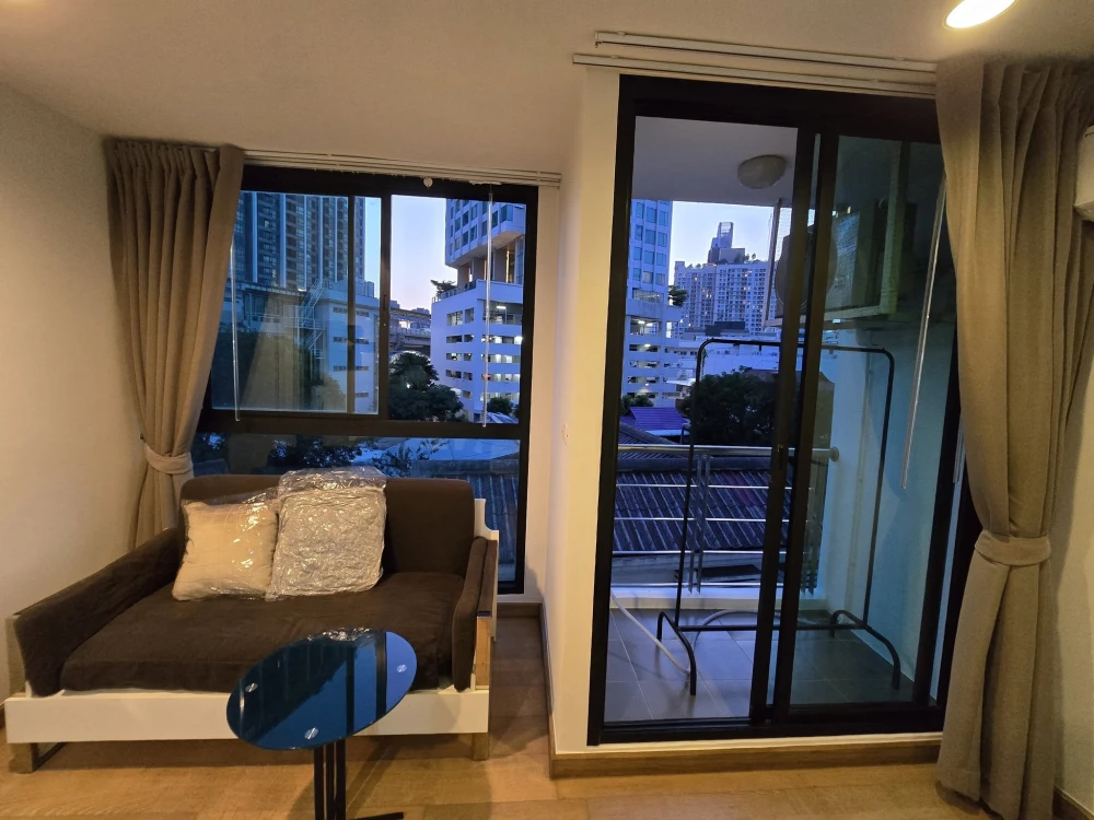 Condo for sale rent Bangkok Feliz Sukhumvit 69-2, studio room, separate kitchen. Don't wait.