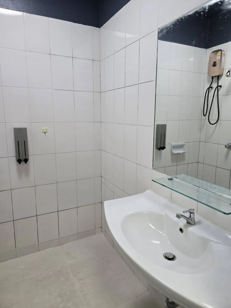 Urgent sale rent Condo I-House Rama 9-Ekkamai, 1st floor, Building A, condo in the heart of the city, good price, ready to move in, book now!!