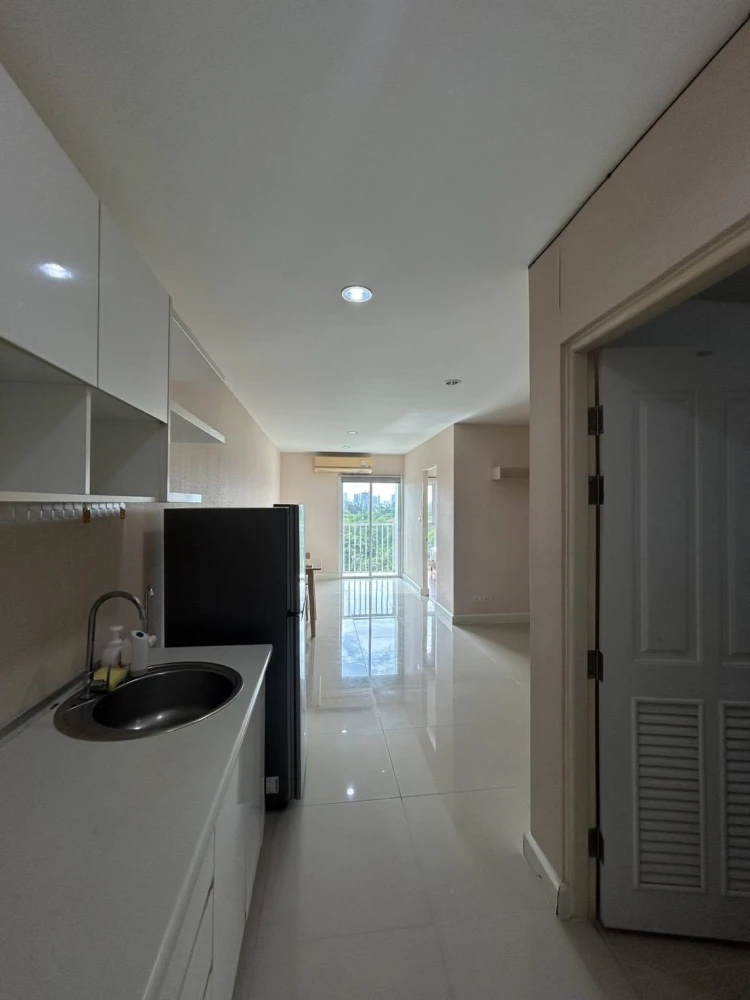 For sale, for rent, Metro Park Sathorn Condo, spacious room, lots of usable space, affordable price. I must say you must book.