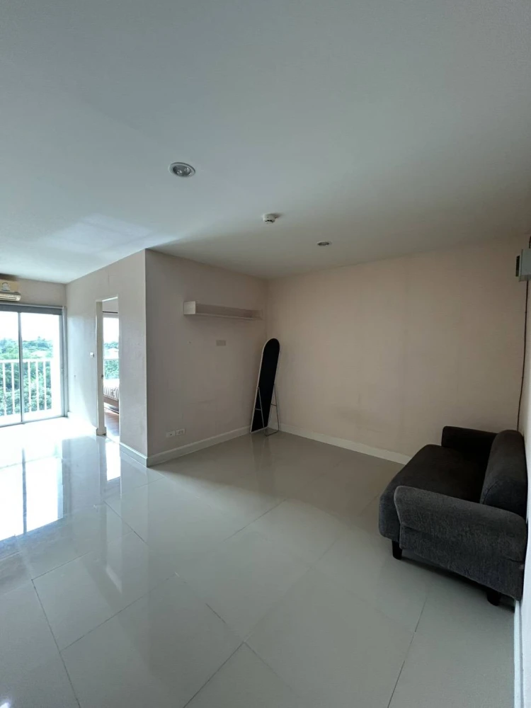 For sale, for rent, Metro Park Sathorn Condo, spacious room, lots of usable space, affordable price. I must say you must book.