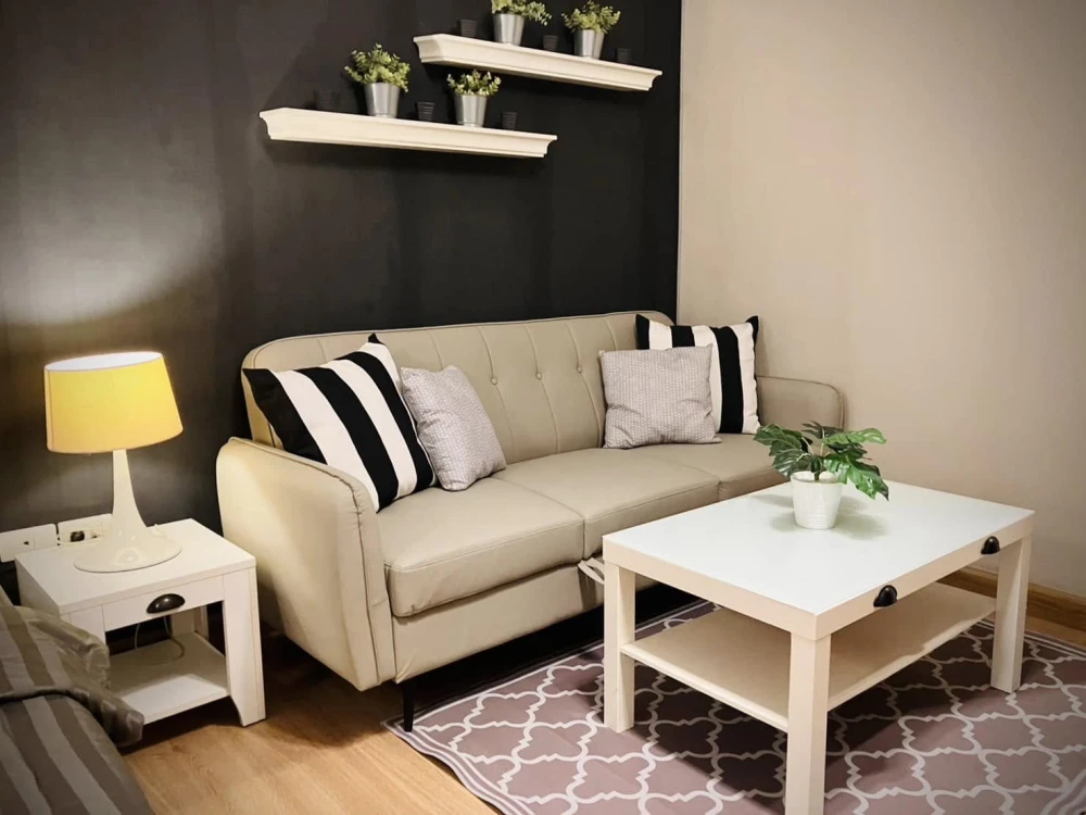 Urgent sale/rent: CONDO Supalai City Resort Ramkhamhaeng. Fully furnished and ready to move in. Completely finished in one place. Just bring your belo