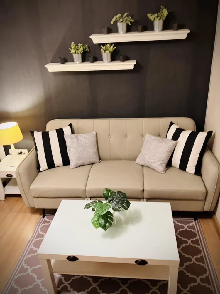 Urgent sale/rent: CONDO Supalai City Resort Ramkhamhaeng. Fully furnished and ready to move in. Completely finished in one place. Just bring your belo