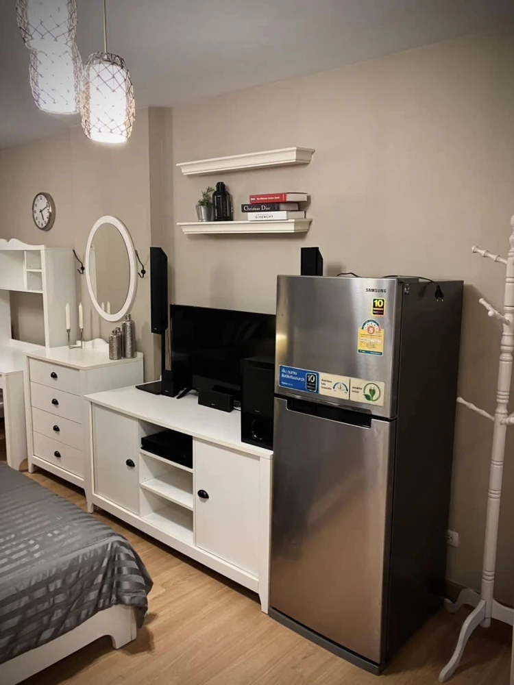 Urgent sale/rent: CONDO Supalai City Resort Ramkhamhaeng. Fully furnished and ready to move in. Completely finished in one place. Just bring your belo