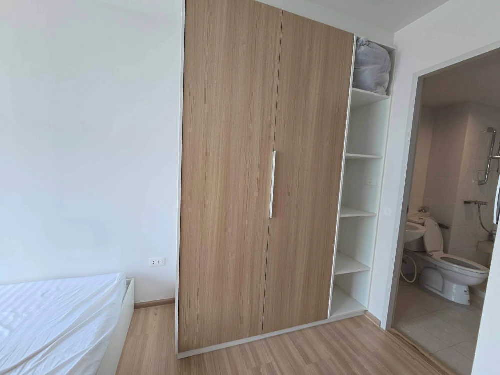 For sale:rent Baan Ruam Tang Fan 4 Petchkasem - Bang Khae, spacious room, comfortable, easy to breathe, private corner room, hurry and reserve now.