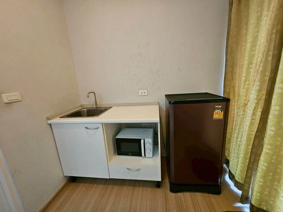 For sale or rent: Plum Condo Samakee, studio unit, 4th floor (not too high), at a very special price. Don't miss out!