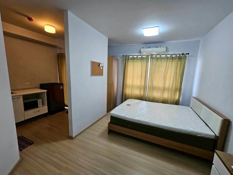 For sale or rent: Plum Condo Samakee, studio unit, 4th floor (not too high), at a very special price. Don't miss out!
