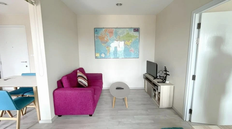 For sale, for rent, Plum Condo Central Station Phase 2, corner room, very private, plus the price is not too high, hurry up and become the owner now!