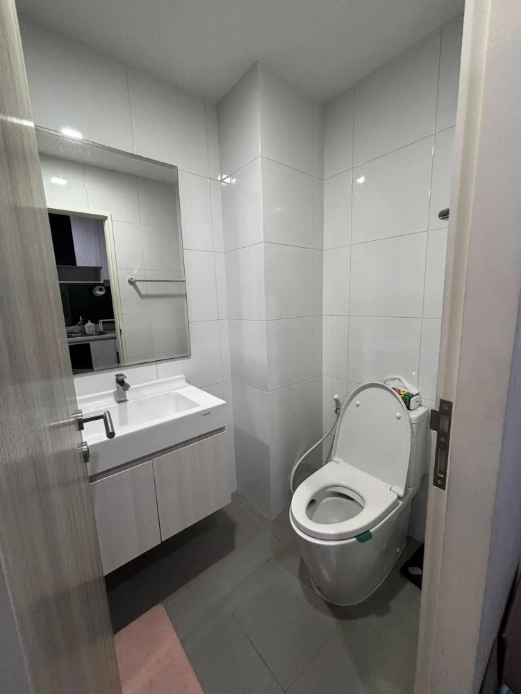 For sale, for rent Rich Park Terminal Phahon Yothin 59, bright and comfortable room, with electrical appliances, city view, reserve now!