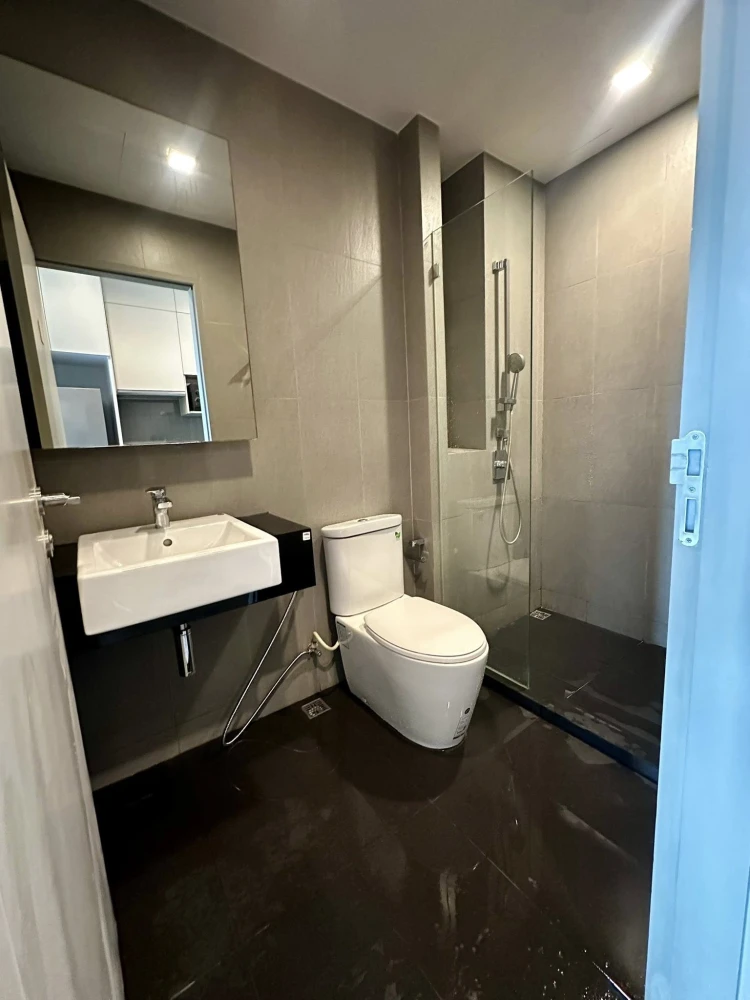 Sell Whizdom Avenue Ratchada - Ladprao, city view, north balcony Built-in furniture, ready to move in. Book now.