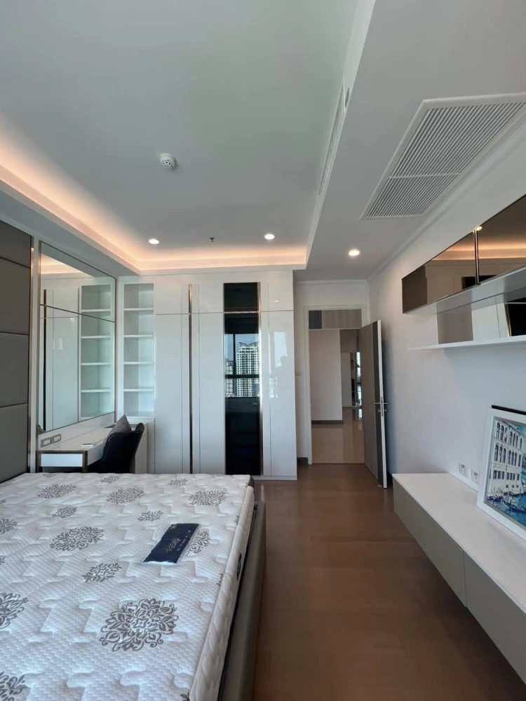 For sale, for rent Supalai Elite at Phayathai, well-built bedroom, spacious area, high floor, great view, very worth booking.