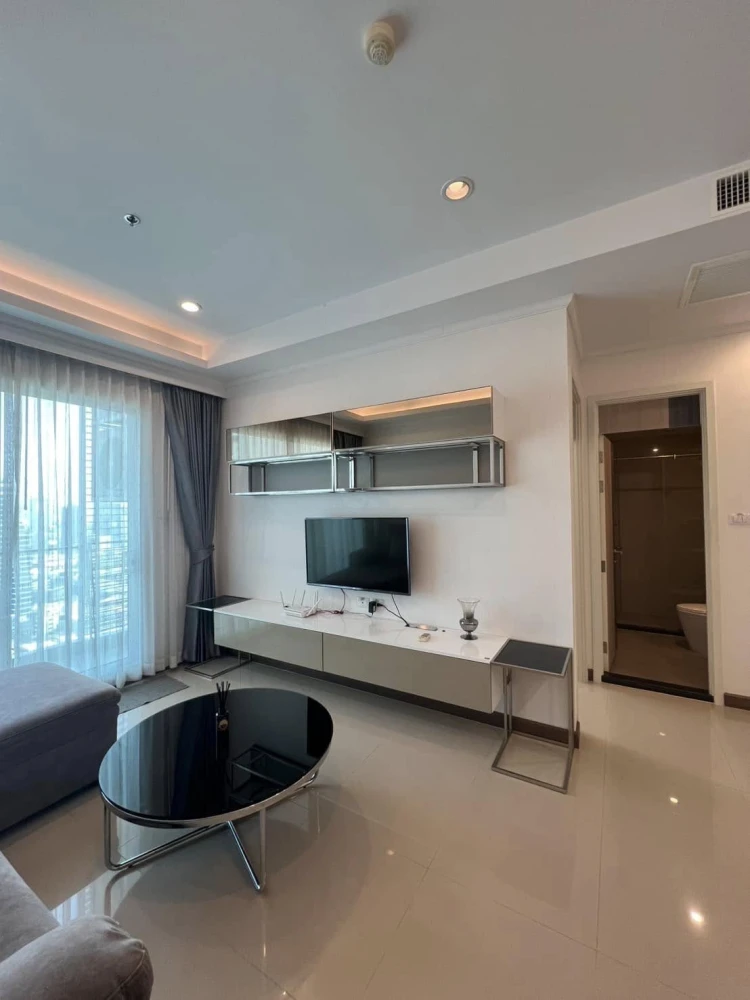 For sale, for rent Supalai Elite at Phayathai, well-built bedroom, spacious area, high floor, great view, very worth booking.
