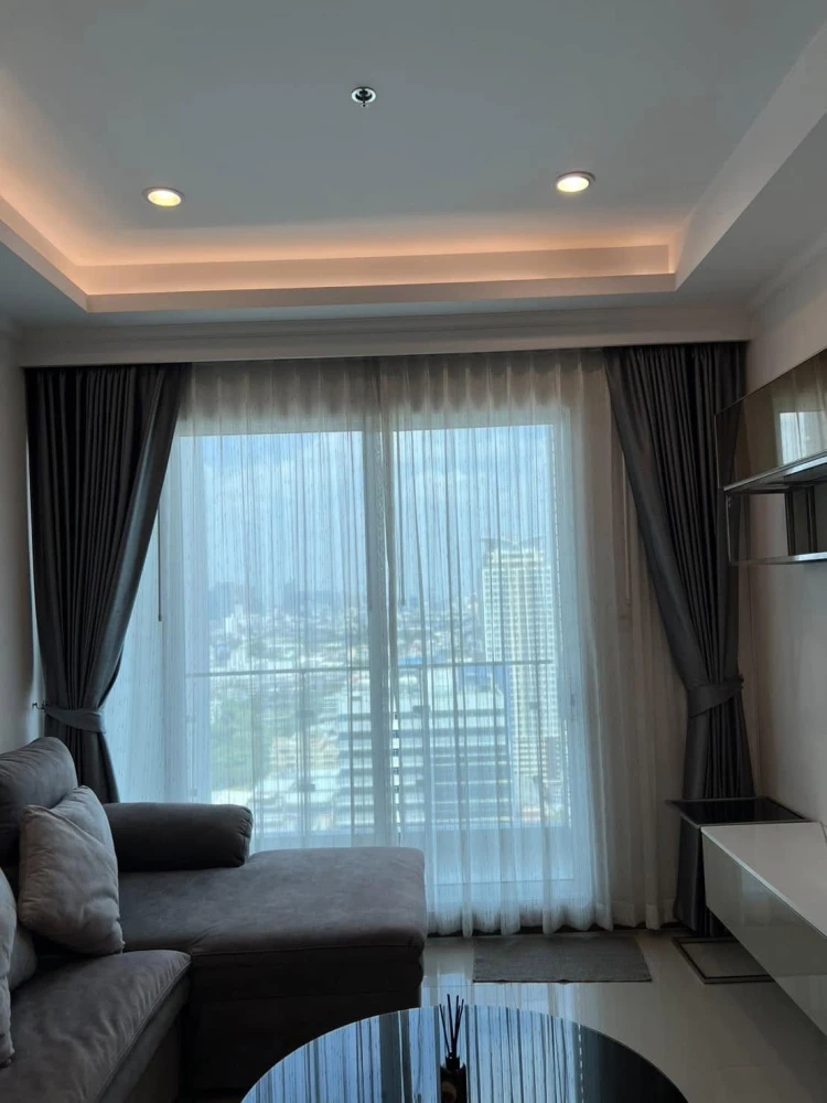 For sale, for rent Supalai Elite at Phayathai, well-built bedroom, spacious area, high floor, great view, very worth booking.