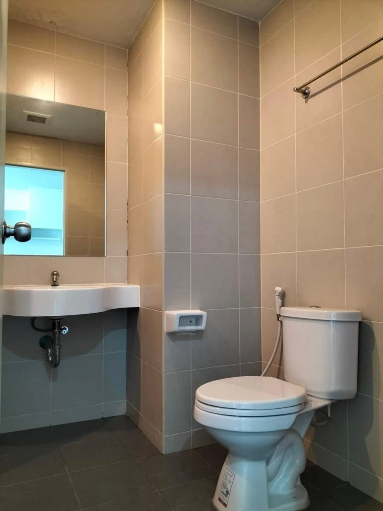 For sale, for rent, Sammakorn S9 Condominium, 7th floor, corner room, not crowded, suitable for relaxation, can't miss booking.