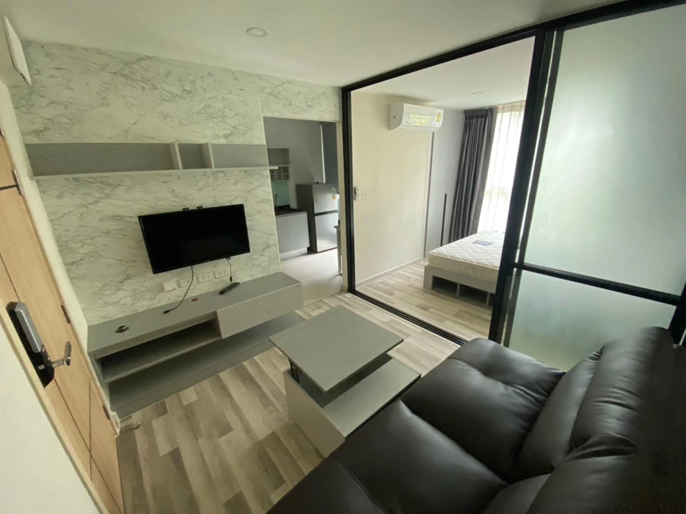 For sale, for rent, The Cube Premium Ratchada 32, simply decorated room, very livable, with a pool view, hurry and reserve now!