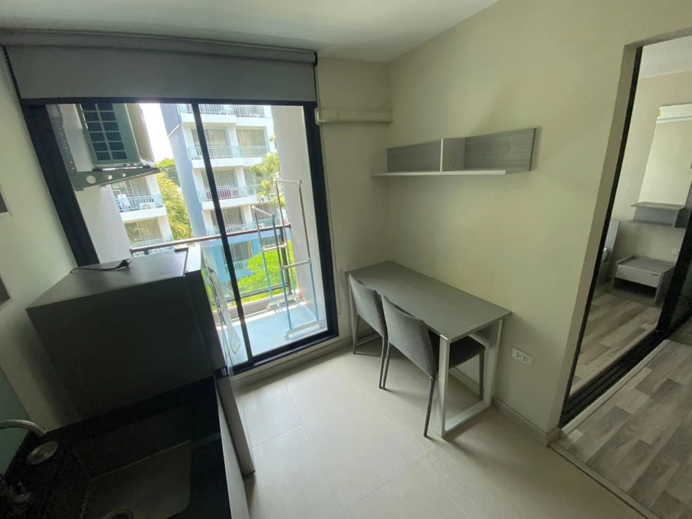 For sale, for rent, The Cube Premium Ratchada 32, simply decorated room, very livable, with a pool view, hurry and reserve now!