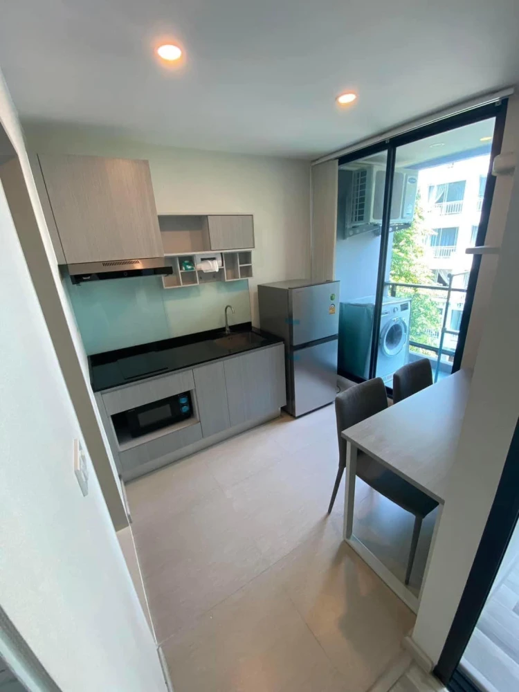 For sale, for rent, The Cube Premium Ratchada 32, simply decorated room, very livable, with a pool view, hurry and reserve now!