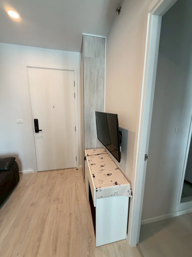 For sale: Cielo Sri Pathum, 6th floor. Good height, fully furnished as shown in the pictures. Just bring your personal belongings and move in!