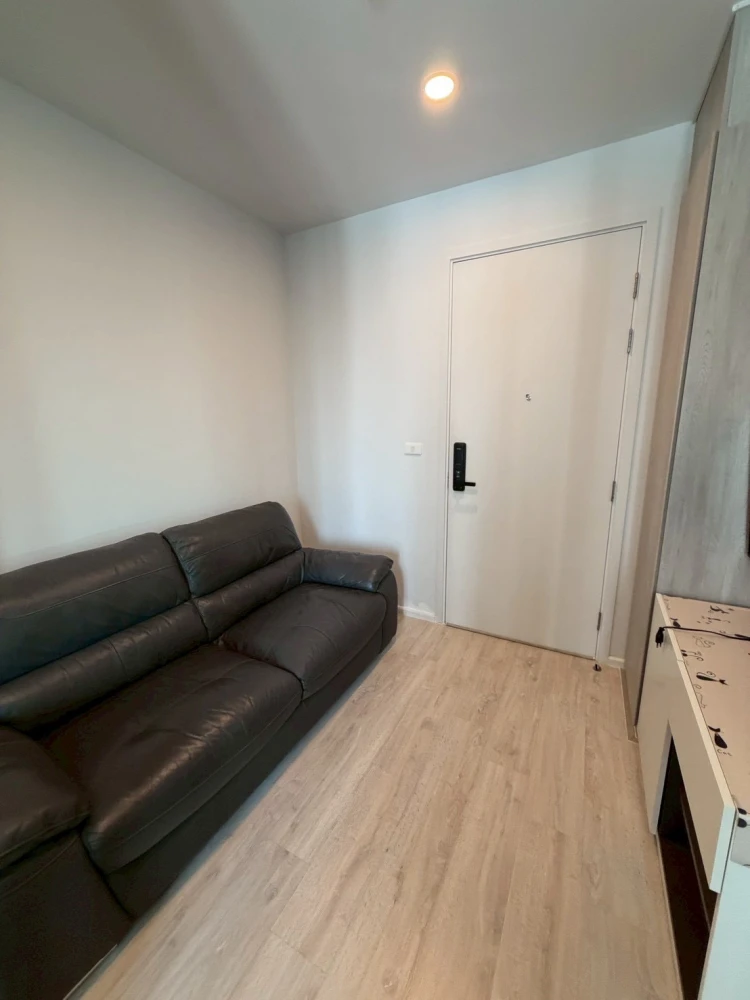 For sale: Cielo Sri Pathum, 6th floor. Good height, fully furnished as shown in the pictures. Just bring your personal belongings and move in!