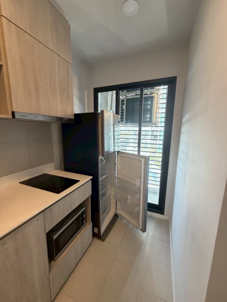 For sale: Cielo Sri Pathum, 6th floor. Good height, fully furnished as shown in the pictures. Just bring your personal belongings and move in!