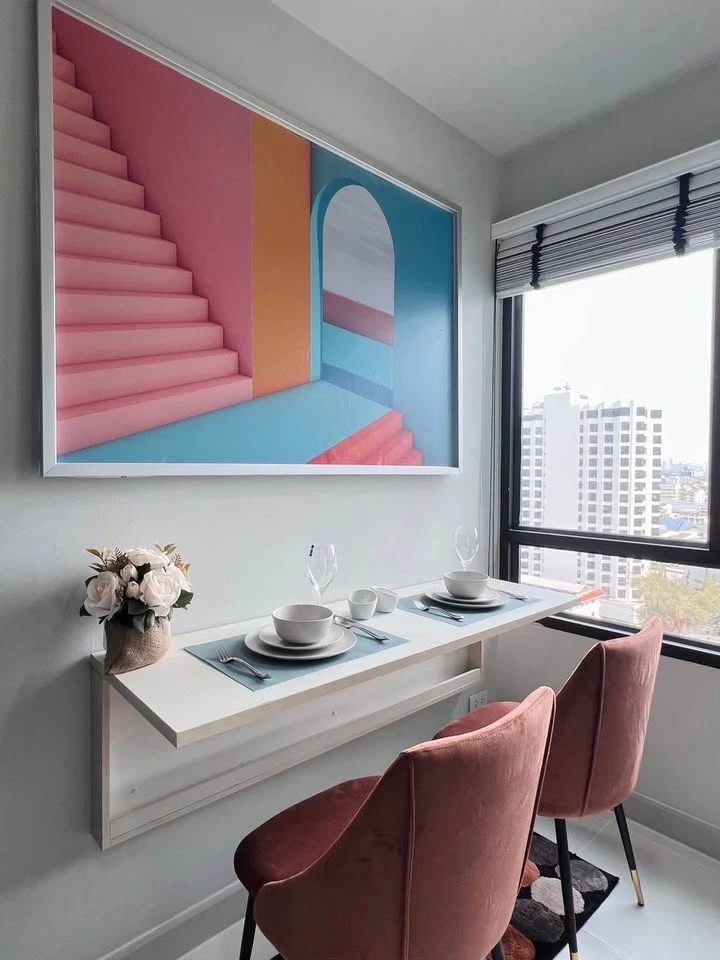 For sale: Centric Sea (Central Pattaya), quiet corner room, not crowded, city view, no other buildings blocking the view, hurry and book now.