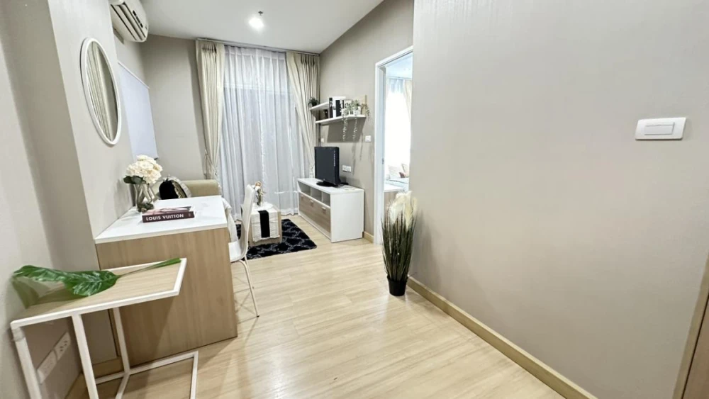 Selling Centric Scene Ratchavipha, 5th floor, fully furnished unit, ready to move in. Interested? Book now! Don't miss out!