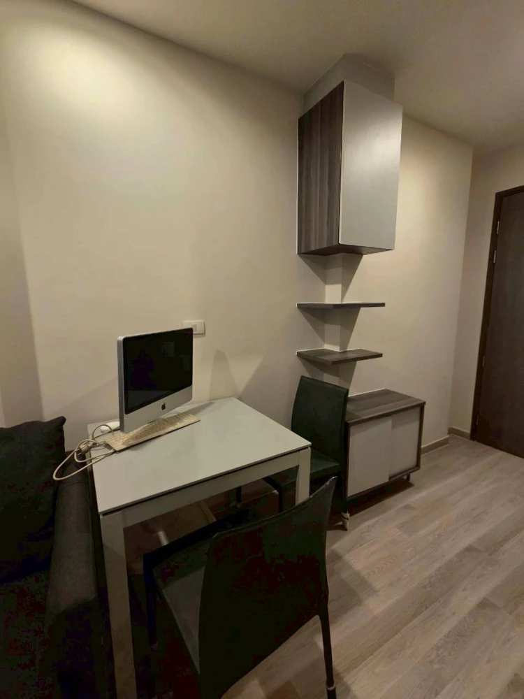 For sale: Centric Ratchada-Huai Khwang. Fully furnished with plenty of freebies. Book now!