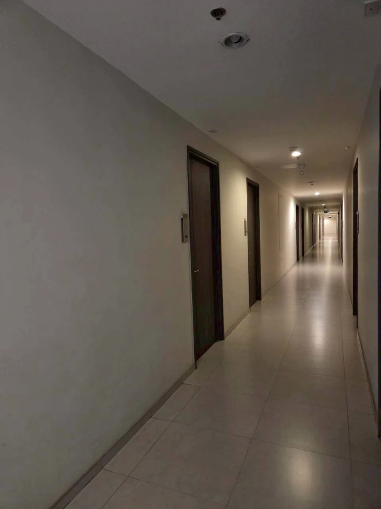 For sale: Centric Ratchada-Huai Khwang. Fully furnished with plenty of freebies. Book now!