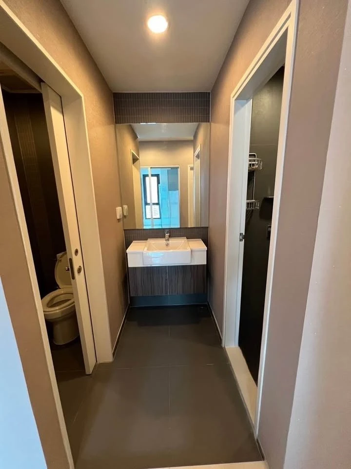 For sale: Centric Ratchada-Huai Khwang, good location, large corner room, no noise from the next room, book now, don't hesitate.