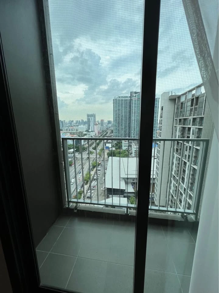 For sale: Centric Ratchada-Huai Khwang, good location, large corner room, no noise from the next room, book now, don't hesitate.