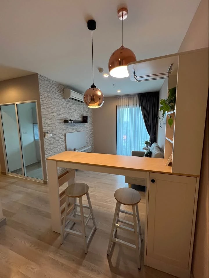 For sale: Centric Ratchada-Huai Khwang, good location, large corner room, no noise from the next room, book now, don't hesitate.