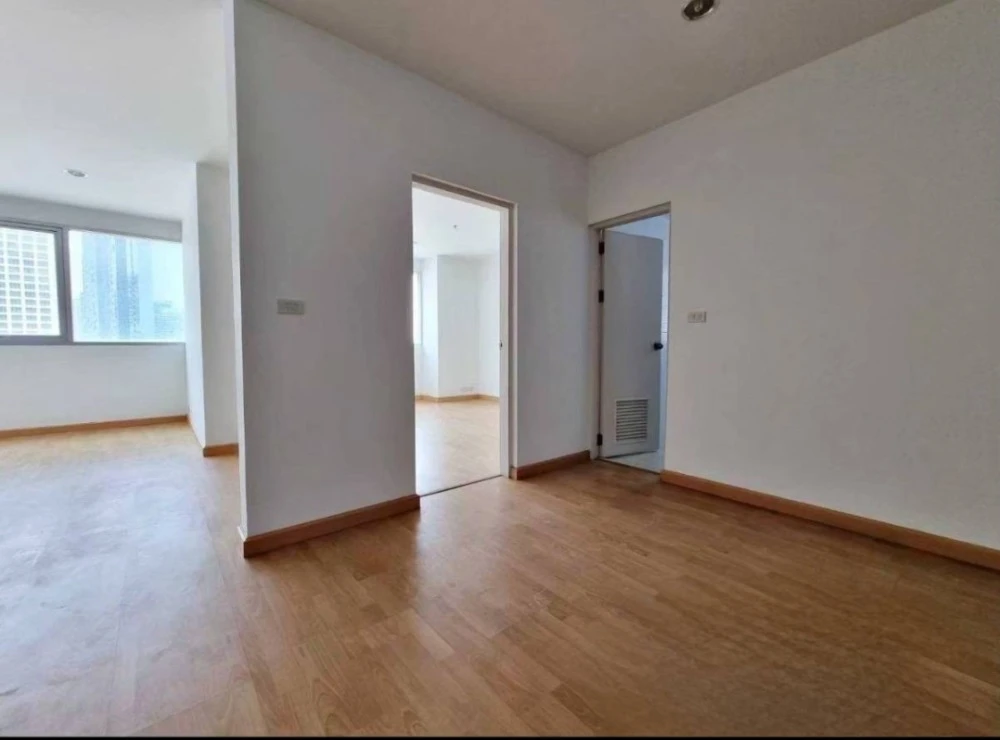 For sale: Saint Louis Grand Terrace, 15th floor, empty room, airy, spacious, comfortable, reserve now, don't miss out.